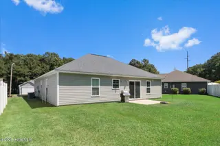 3609 Delesa Court, New Bern, NC 28560 — 3-bedroom home in Pinecrest Estates, New Bern, NC, photo 8 of 29: 07-3609 Delesa Ct-7