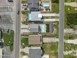1414 E Beach Drive, Oak Island, NC 28465 – photo 7: 7-web-or-mls-CAMMediaLLC.com (6 of 55)