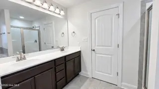 2007 Snapper Street, New Bern, NC 28562 — 4-bedroom home in Bluewater Rise, New Bern, NC, photo 21 of 31: 19 Ensuite Primary_Bath