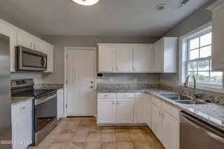 215 Rutherford Way, Jacksonville, NC 28540 – photo 10: IMG_7688HDR