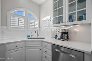 902 Grand Bahama Drive, Carolina Beach, NC 28428 — 5-bedroom home in Federal Point Yacht, Carolina Beach, NC, photo 15 of 68: 63-web-or-mls-DSC09661