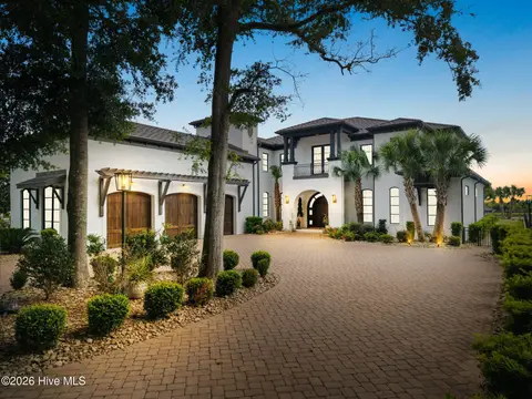 427 Shoreline Dr W, Sunset Beach