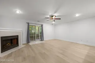 4144 Brook Creek Lane B, Greenville, NC 27858 – photo 12: 27-web-or-mls-LHV_9949