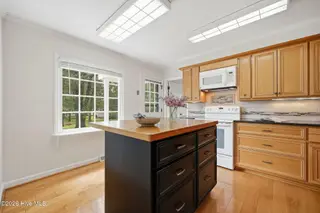 111 N Wedgewood Drive, Washington, NC 27889 – photo 7: 31-web-or-mls-IMG_0044_edit