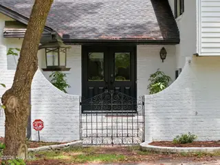 116 Oxford Road, Greenville, NC 27858 – photo 3: Front Entrance