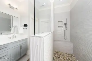 3211 Oceanic Bay Drive, Southport, NC 28461 — 4-bedroom home in St James, Southport, NC, photo 21 of 38: Primary Bath