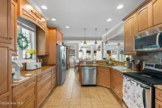 832 S Shore Drive, Southport, NC 28461 — 3-bedroom home in Boiling Spring Lakes, Southport, NC, photo 9 of 44