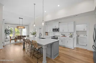 424 Northern Pintail Place, Hampstead, NC 28443 — 4-bedroom home in Magnolia Reserve, Hampstead, NC, photo 20 of 68: 17_kitchen