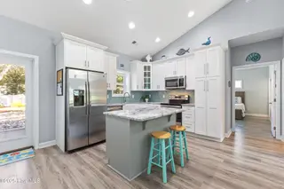 217 Sellers Street, Oak Island, NC 28465 — 3-bedroom home in Yaupon Beach, Oak Island, NC, photo 8 of 37