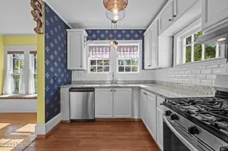 411 George Street, New Bern, NC 28560 – photo 14: Lovely Tile Work