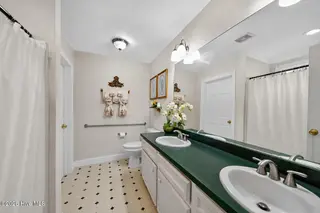 2917 Ellsworth Drive, Greenville, NC 27834 – photo 15: shared bath