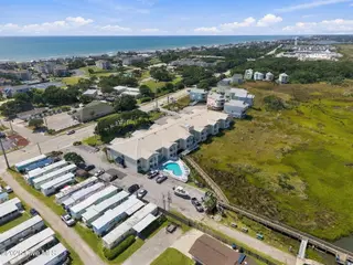 602 W Fort Macon Road 241, Atlantic Beach, NC 28512 – photo 6: 5-web-or-mls-DJI_20260911124431_0051_D