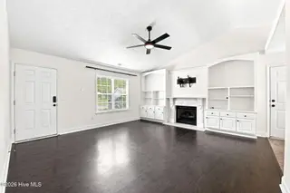 114 Sparta Way, New Bern, NC 28562 – photo 6: Fireplace