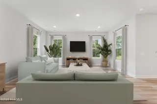 282 Sand Dollar Lane, Southport, NC 28461 – photo 10: Family Room