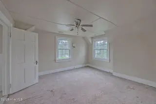 221 W Main Street, Wallace, NC 28466 — 4-bedroom home, Wallace, NC, photo 17 of 26: cf9f86bf-bdf3-4877-87a6-89aed98d43da-thu