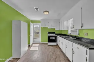209 Lancaster Road, Wilmington, NC 28409 – photo 3: 008_img_3394_249