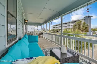 612 N Topsail Drive, Surf City, NC 28445 – photo 8: 39-Final 612 N Topsail Dr-RJREM-3634