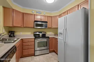 2509 W Fort Macon Road 103-B, Atlantic Beach, NC 28512 – photo 6: Kitchen