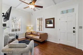 113 S 8th Street, Wilmington, NC 28401 – photo 10: 10-web-or-mls-GI - 113 S 8th St - Listin