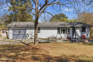 2006 Oakley Road, Castle Hayne, NC 28429 — 3-bedroom home, Castle Hayne, NC, photo 2 of 17: 002_2006_oakley_road-2_626