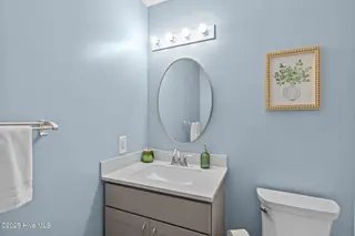 303 Osprey Ridge Drive South, Emerald Isle, NC 28594 – photo 12: Bathroom