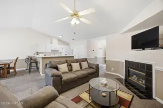 2223 Locksley Woods Drive G, Greenville, NC 27858 – photo 5: 14-web-or-mls-bls_0032