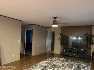 910 Mccaskill Drive, Kinston, NC 28501 — 4-bedroom manufactured home, Kinston, NC, photo 13 of 27: IMG_6140