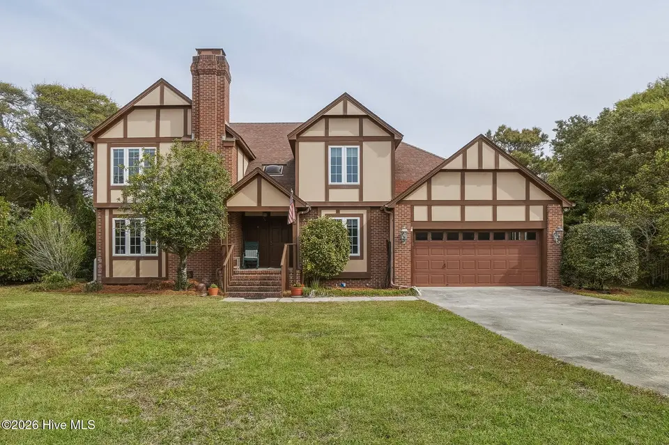 105 Laurel Court, Pine Knoll Shores, NC 28512 – photo 1 of 64: 2-web-or-mls-chadwick-visuals-105-laurel