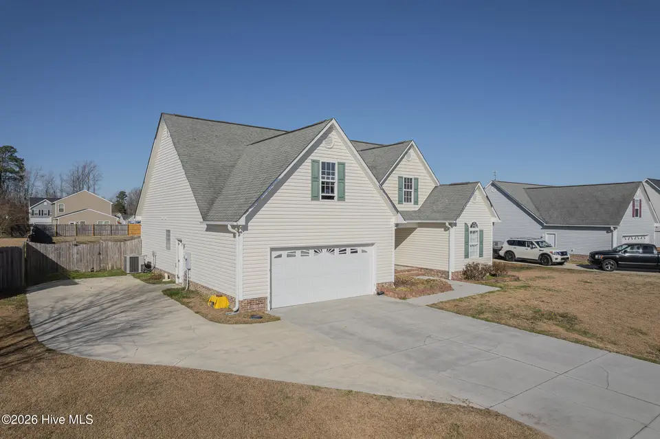 124 Weste Avenue, Jacksonville, NC 28540 – photo 1 of 66: Front
