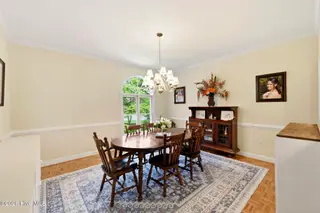 204 Firestone Court, New Bern, NC 28562 – photo 13: 14. 25-web-or-mls-0C0A4511
