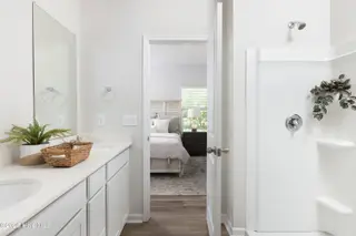 608 S Squires Run Lane, Richlands, NC 28574 – photo 18: Master Bathroom