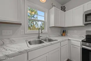 2031 Folkstone Woods Lane, Holly Ridge, NC 28445 – photo 8: Kitchen