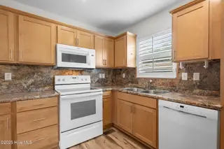 138 NE 74th Street, Oak Island, NC 28465 — 3-bedroom home, Oak Island, NC, photo 16 of 44