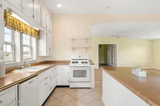 1352 Cornwallis Road, Rose Hill, NC 28458 — 3-bedroom home, Rose Hill, NC, photo 20 of 45