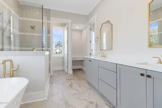502 Swan Court, Beaufort, NC 28516 – photo 17: Primary Bath