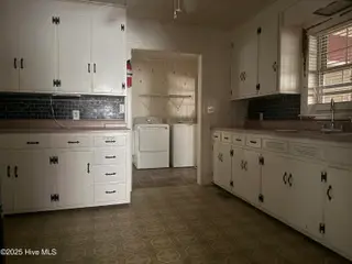 209 E Ridge Street, Rose Hill, NC 28458 — 2-bedroom home, Rose Hill, NC, photo 7 of 12: IMG_0569