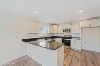 424 Montgomery Drive, Jacksonville, NC 28546 – photo 10: DSC07923