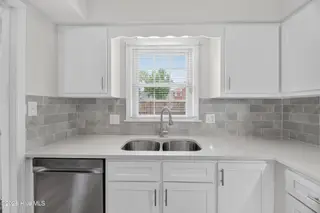 51 Barnes Street, Greenville, NC 27858 – photo 16: 016_DSC_8842
