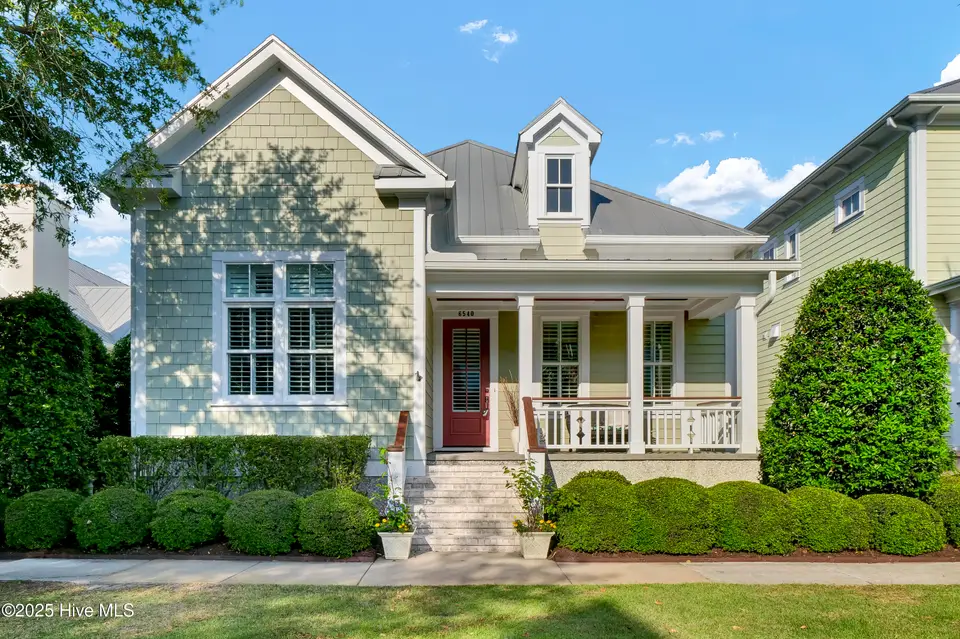 6540 Chalfont Circle, Wilmington, NC 28405 – photo 1 of 49: 001_p1600020_595
