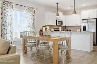 2124 Dartford Drive B, Greenville, NC 27834 – photo 20: 24-web-or-mls-IMG_0026_edit