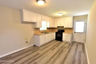 728 Salisbury Drive, Rocky Mount, NC 27801 – photo 5: Kitchen/Dining Area