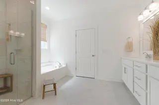 127 Windswept Lane, Beaufort, NC 28516 – photo 24: Primary ensuite