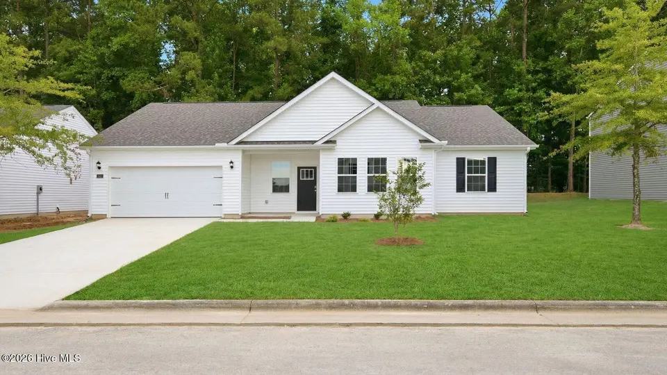 242 Lake Tyler Drive, New Bern, NC 28560 – photo 1 of 33: exterior