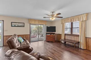 402 Canal Drive, Carolina Beach, NC 28428 – photo 7: 13-web-or-mls-BTS06864