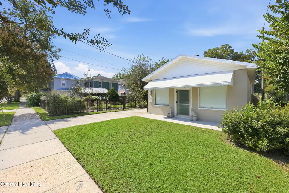 1307/1305 N Pasteur Street, New Bern, NC 28560 – photo 1 of 46: 1307 N Pasteur St., New Bern NC. 28560