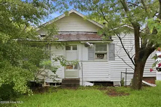 112 Wade Street, Greenville, NC 27834 – photo 17: 7-web-or-mls-IMG_0006 (1)-edit