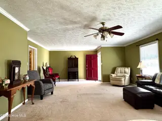 200 Elm Street, Whiteville, NC 28472 — 3-bedroom home, Whiteville, NC, photo 16 of 33: Living Room
