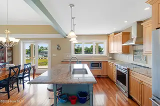 255 Gatsey Lane, Beaufort, NC 28516 — 3-bedroom home in Stanton Landing, Beaufort, NC, photo 10 of 53: Kitchen