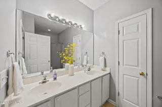 2207 Locksley Woods Drive A, Greenville, NC 27858 – photo 23: 24-web-or-mls-BLS_0060