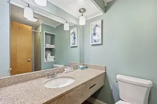 602 W Fort Macon Road 131, Atlantic Beach, NC 28512 – photo 8: Full Bath